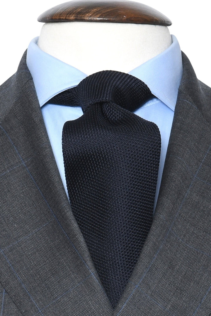 La Cravate – Grenadine bleu marine à grain fin – WICKET