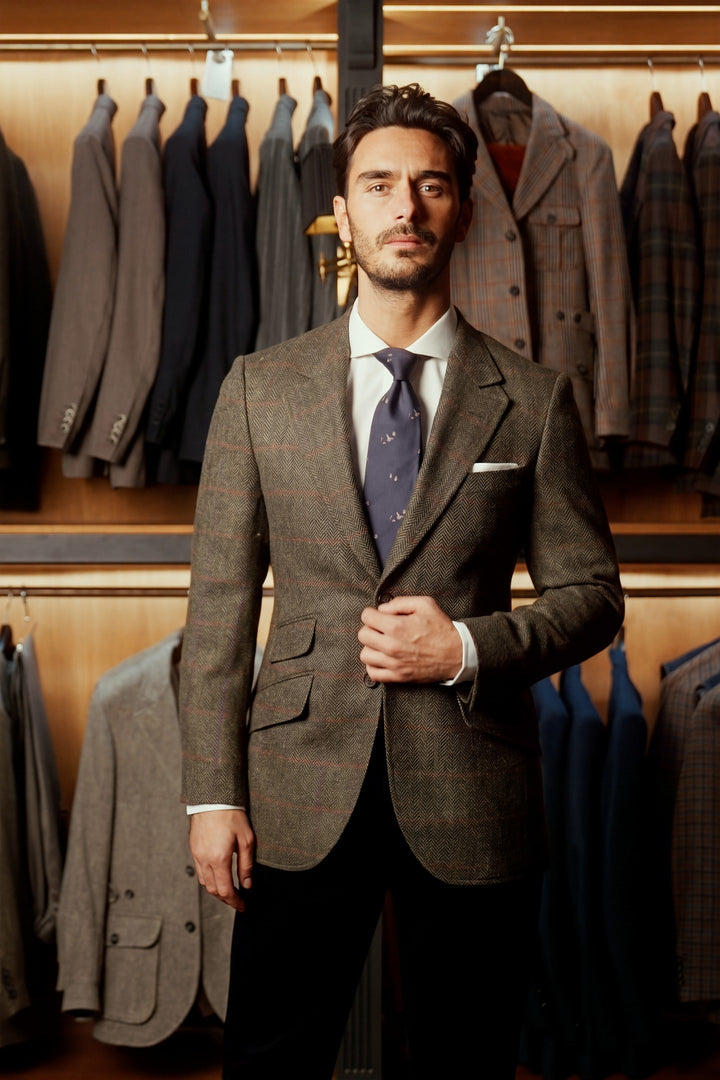 La Kensington, tweed Shetland vert et beige – porté en boutique