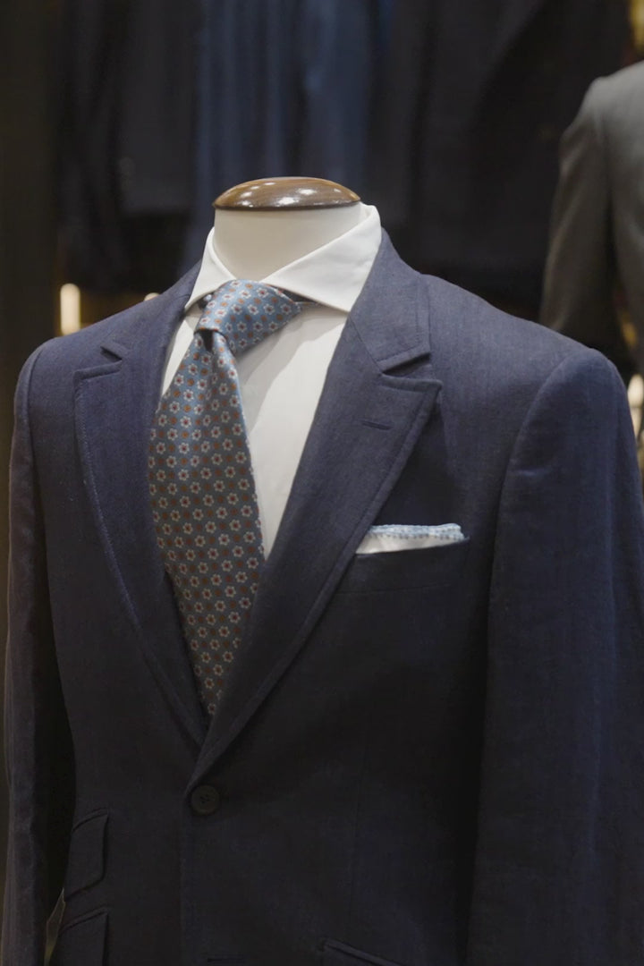 The Classic – Blue and white striped seersucker