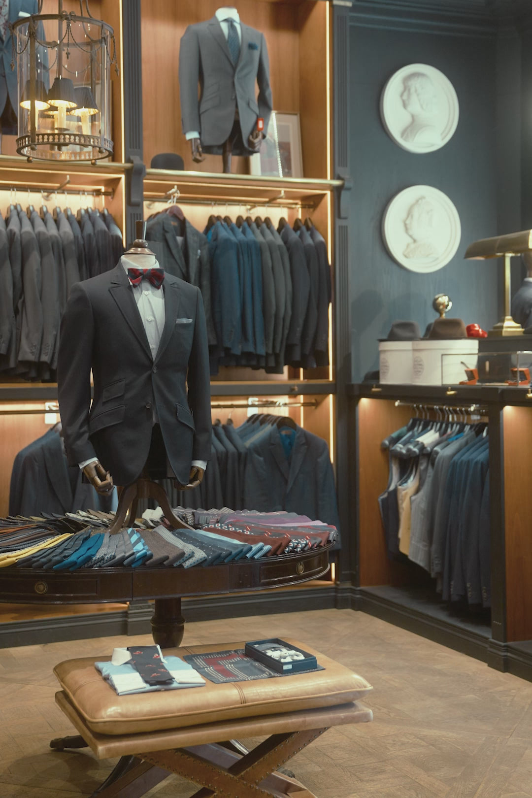 Le Kensington – Laine tropicale marine à rayures tennis blanches