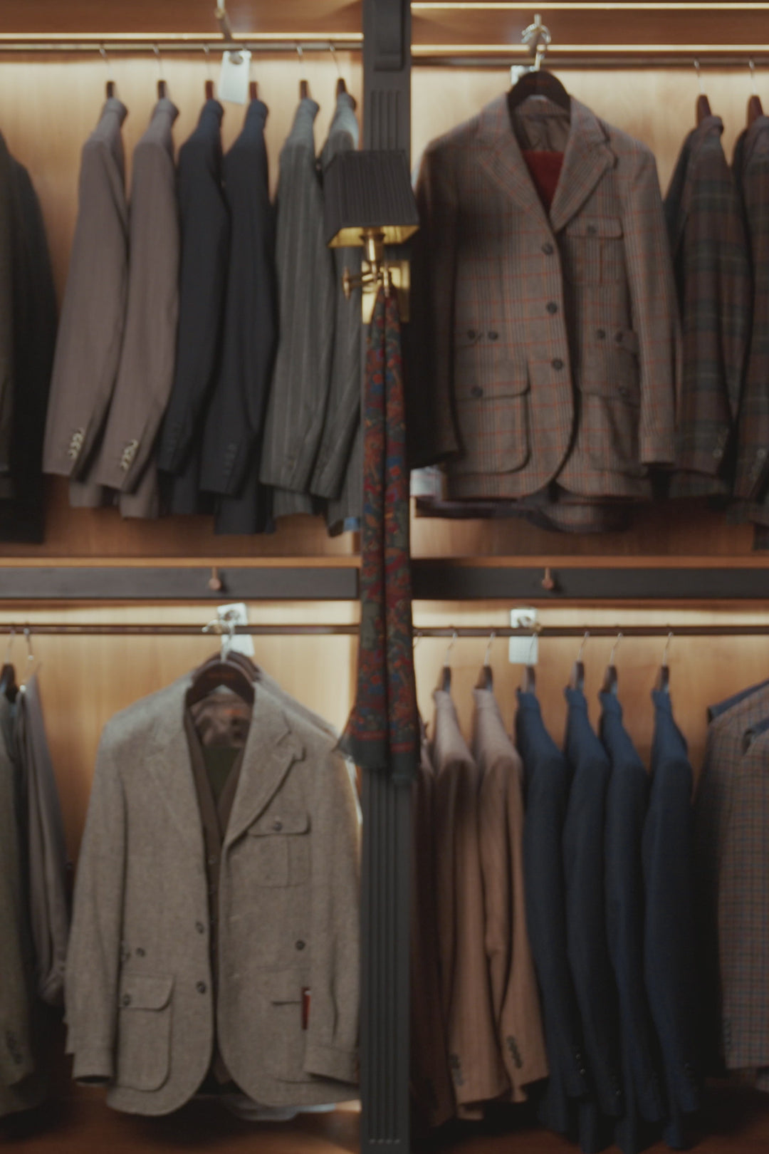 Le Vittorio, cachemire et laine bleu marine – vidéo portée en boutique