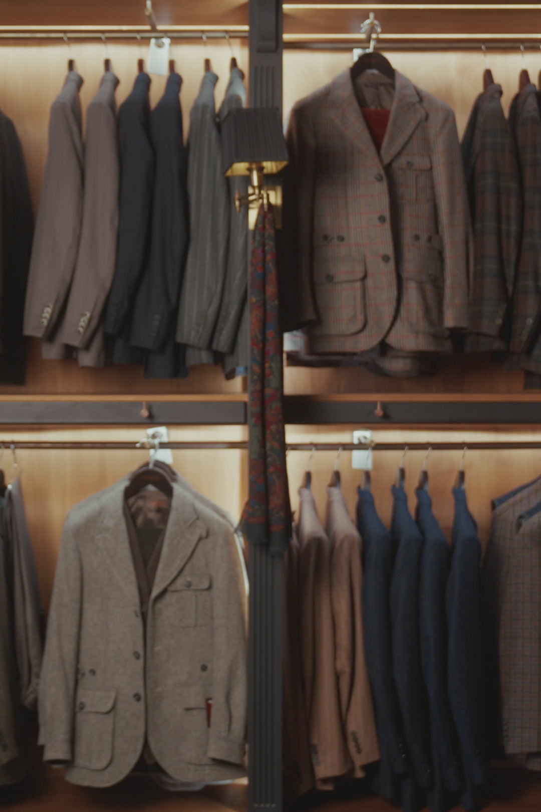 La Naples, flanelle bleu marine – vidéo portée en boutique
