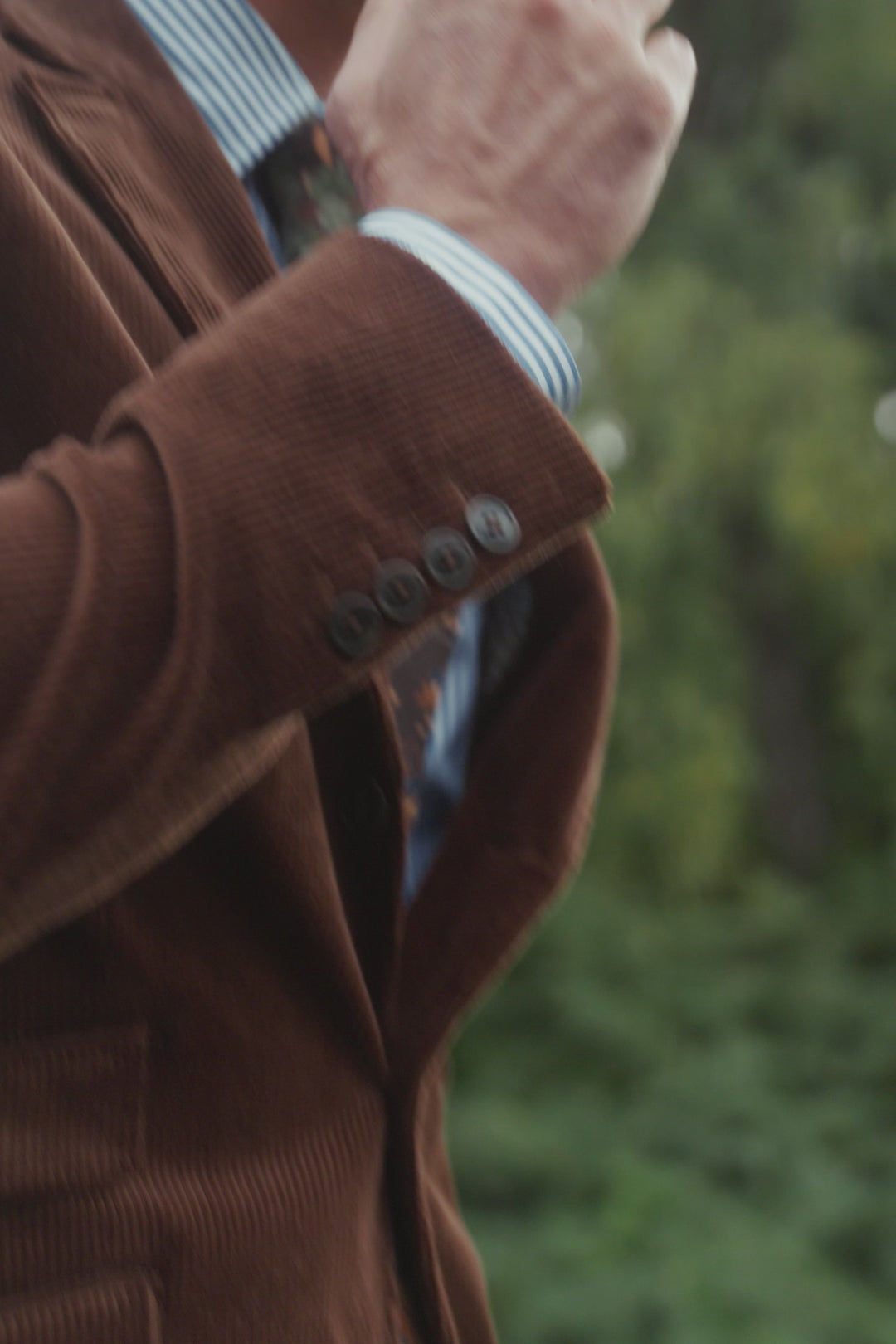 Le Hampstead velours marron – film AH26