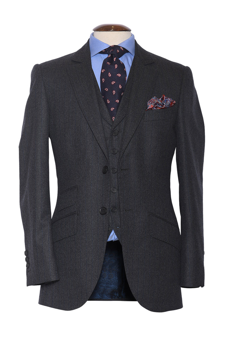 Le Kensington – Flanelle de Laine Super 120, Gris Intense à rayures Bleu Marine – WICKET