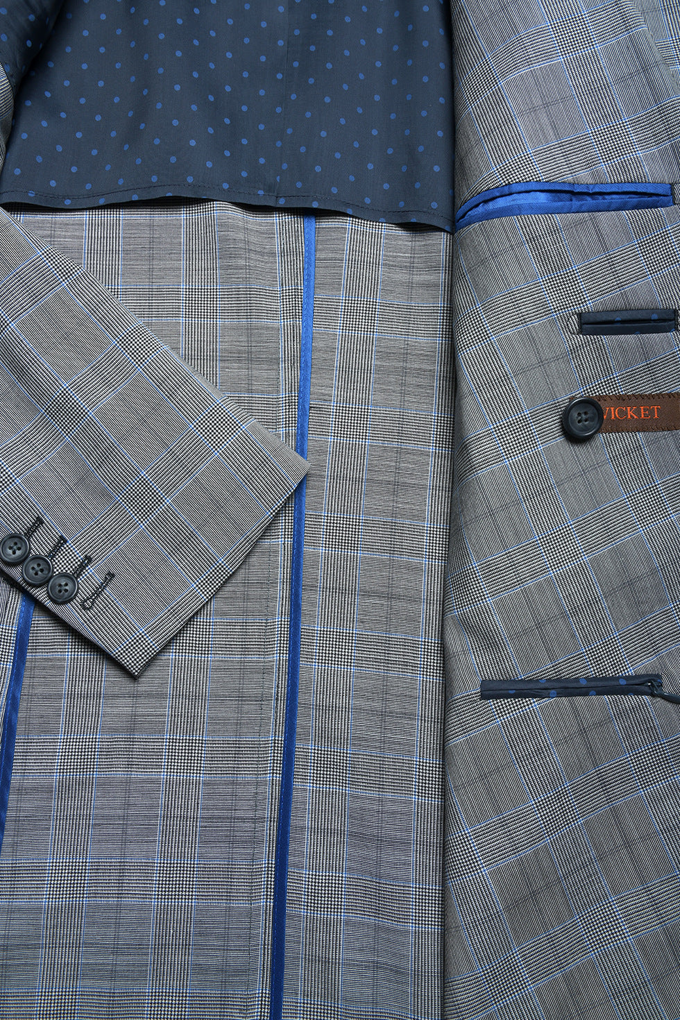 Le Naples – Known as ‘tropical’, in virgin wool – WICKET